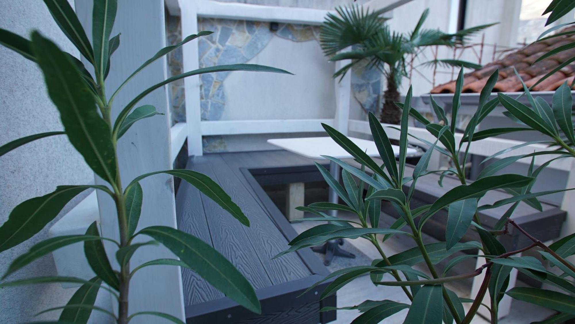 Penthouse Stoliv: Beachfront Spa Villa with Private Jetty Kotor Exterior photo