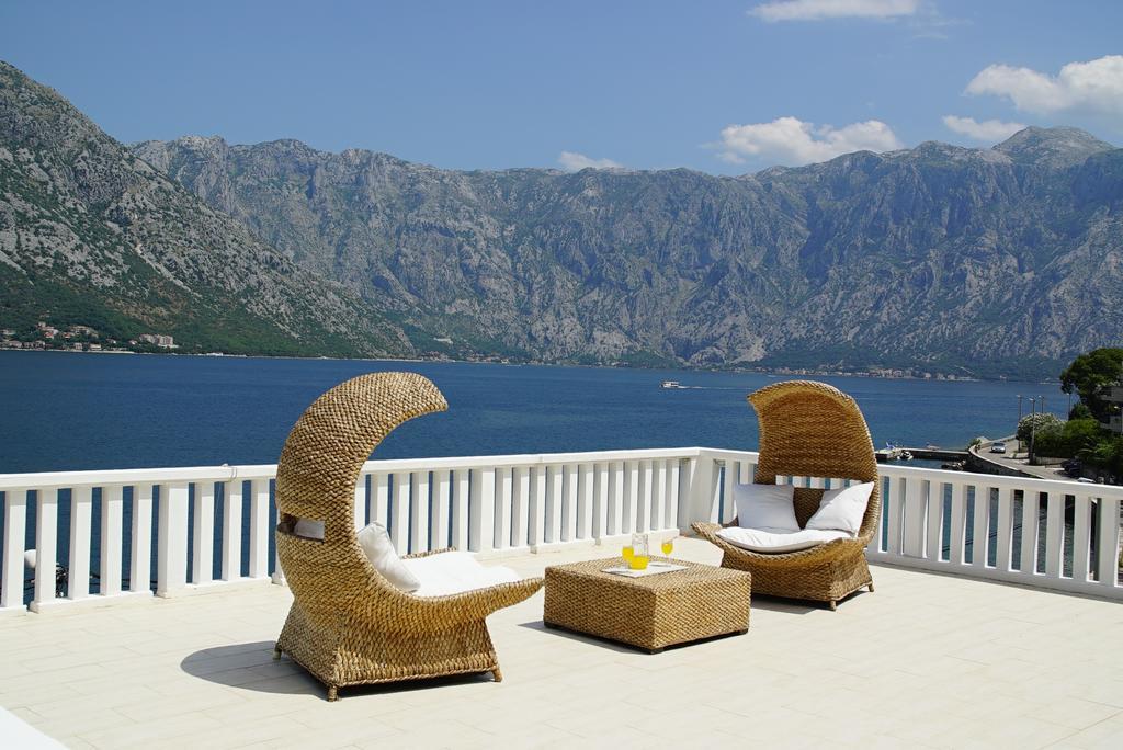 Penthouse Stoliv: Beachfront Spa Villa with Private Jetty Kotor Exterior photo
