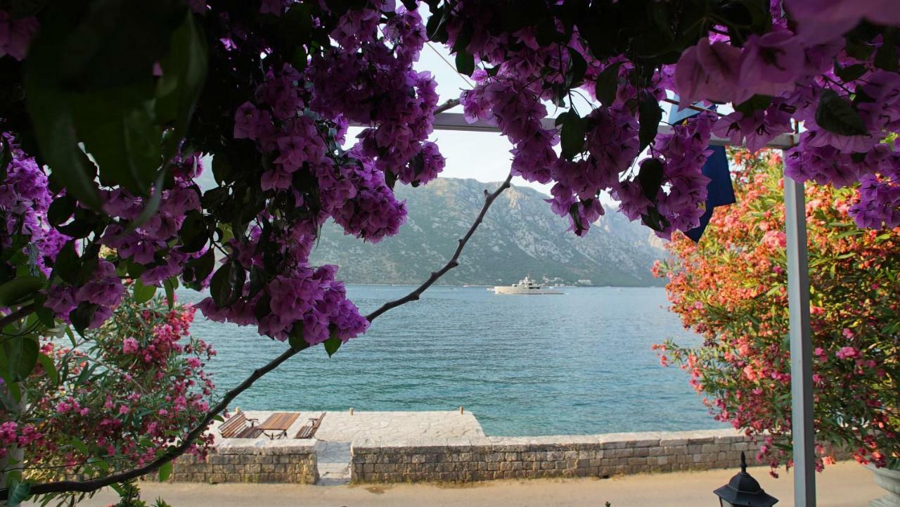 Penthouse Stoliv: Beachfront Spa Villa with Private Jetty Kotor Exterior photo